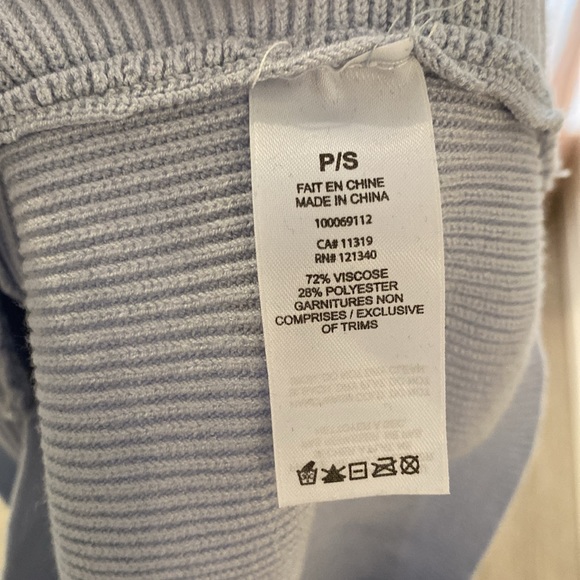 Dynamite | Cross over cropped long sleeve | Size Small - Picture 4 of 4